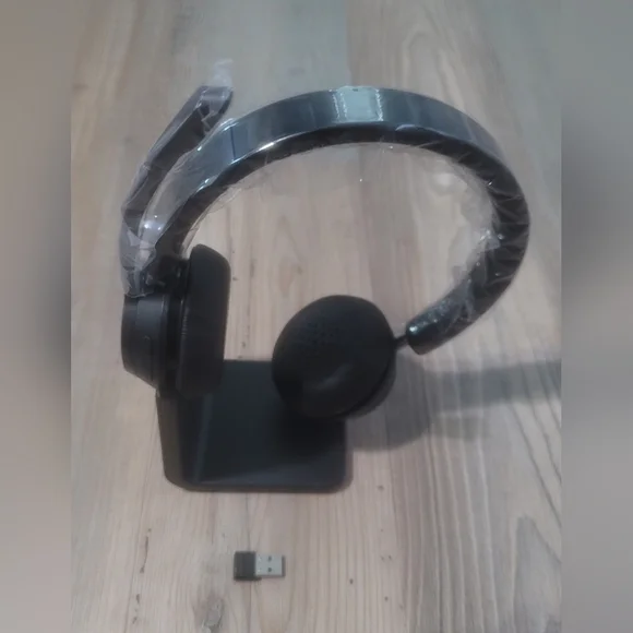 Noise canceling Bluetooth headset - Picture 2 of 9